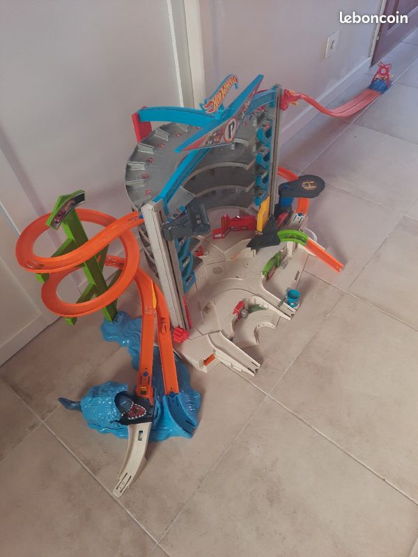 Mega garage Hotweels shark (image 3)