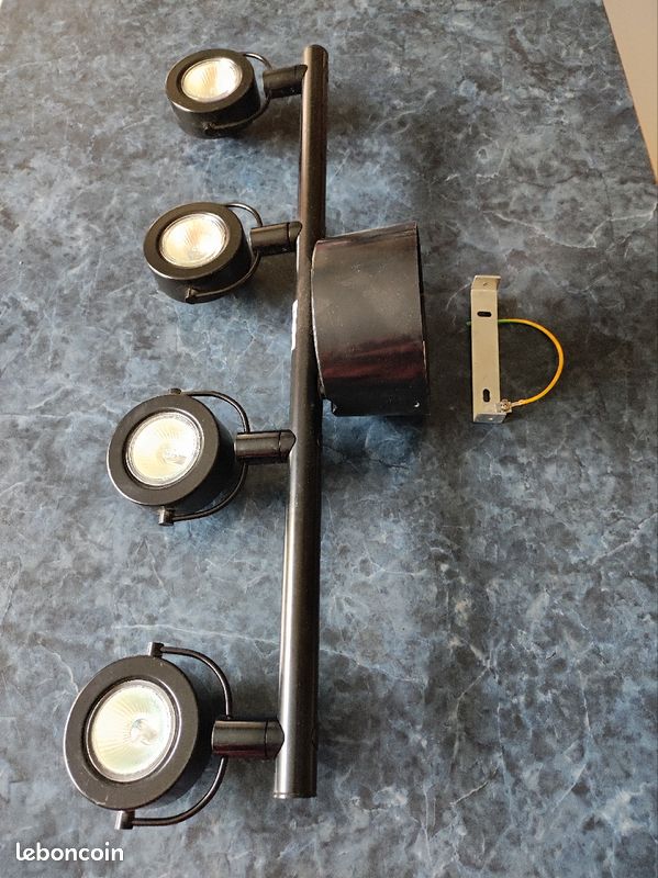 Plafonnier à 4 spots avec ampoules (image 1)