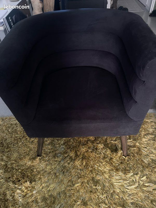 Beau fauteuil velours noir très bon état (image 1)