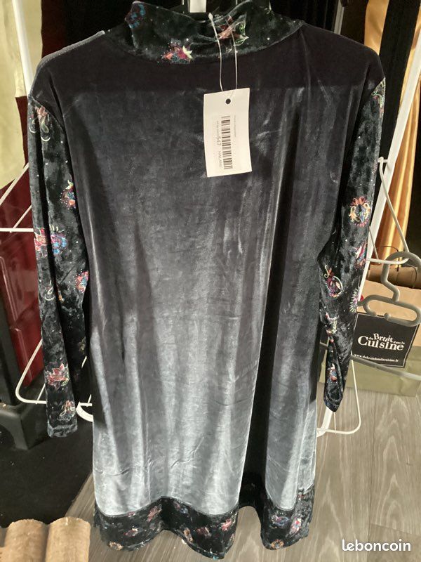 Robe velour satinée neuve taille 1 (image 5)