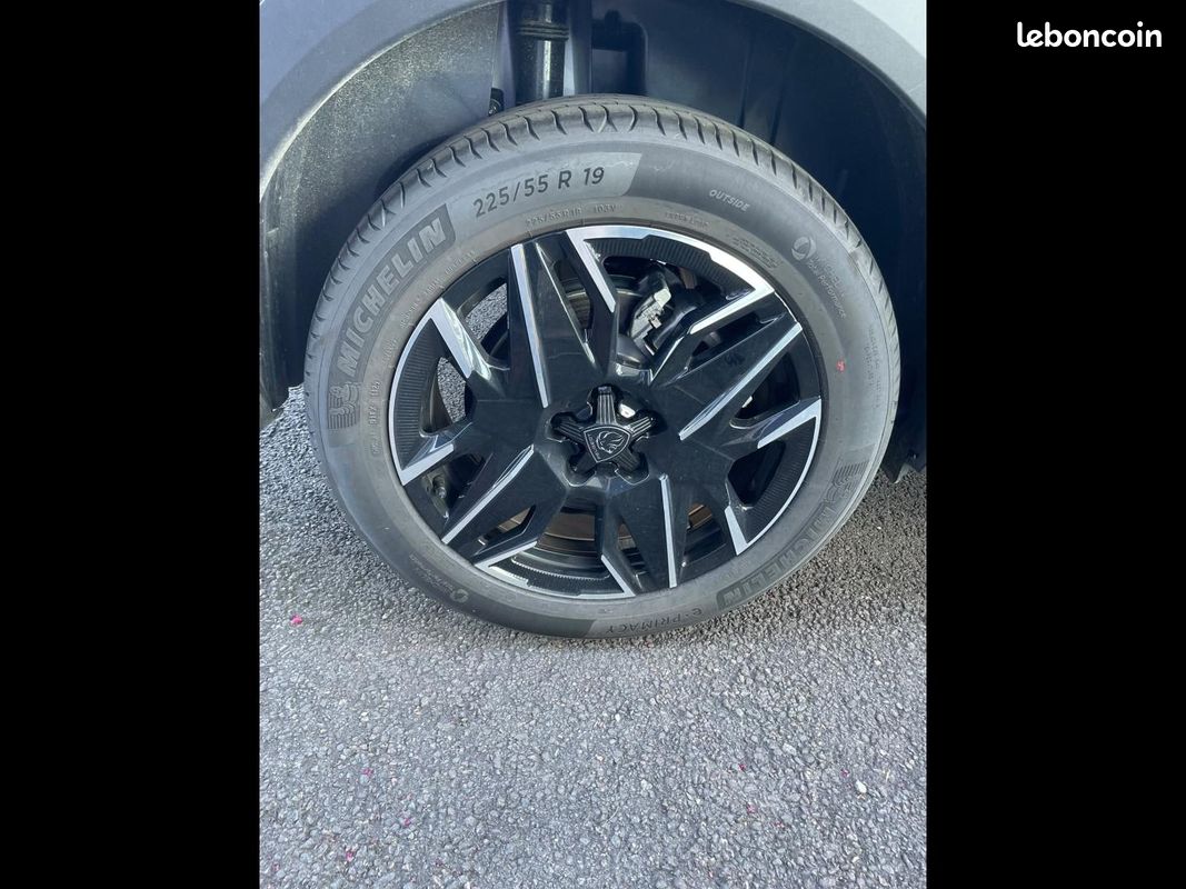 Peugeot 5008 Hybrid 145ch Allure e-DCS6 (image 14)