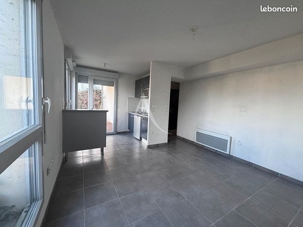 Studio 1 pièce 28 m²