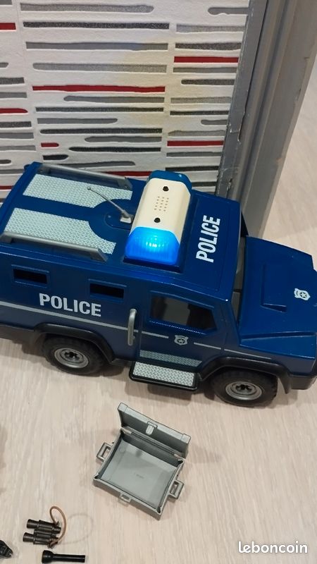 Fourgon et vedette police playmobil (image 2)