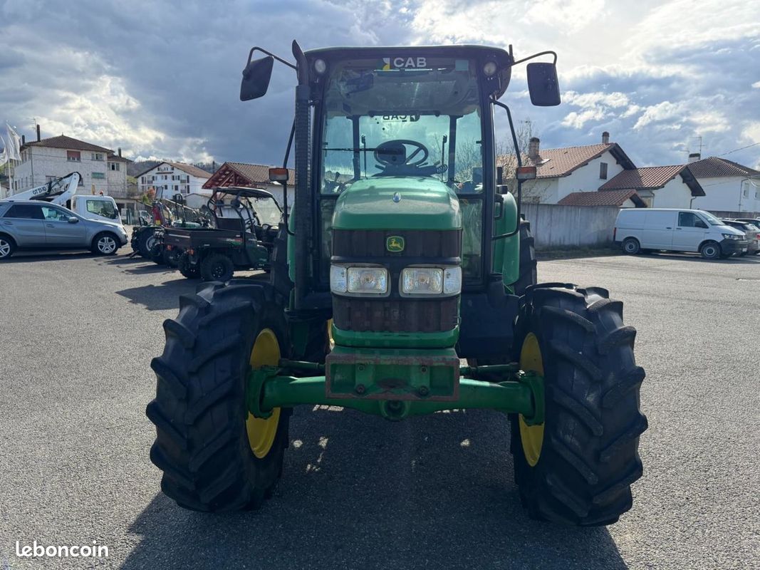 John Deere 5720 (image 2)