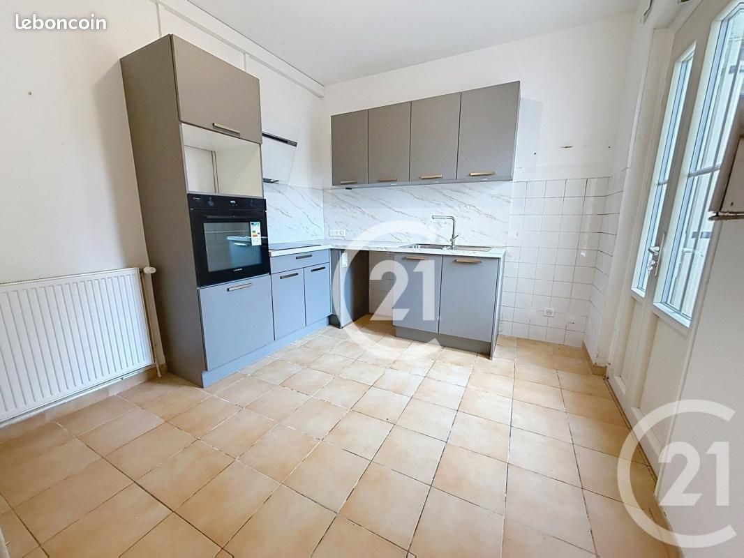 Maison 6 pièces 118 m² · à Cognac · 118 m² · 880 €/mois