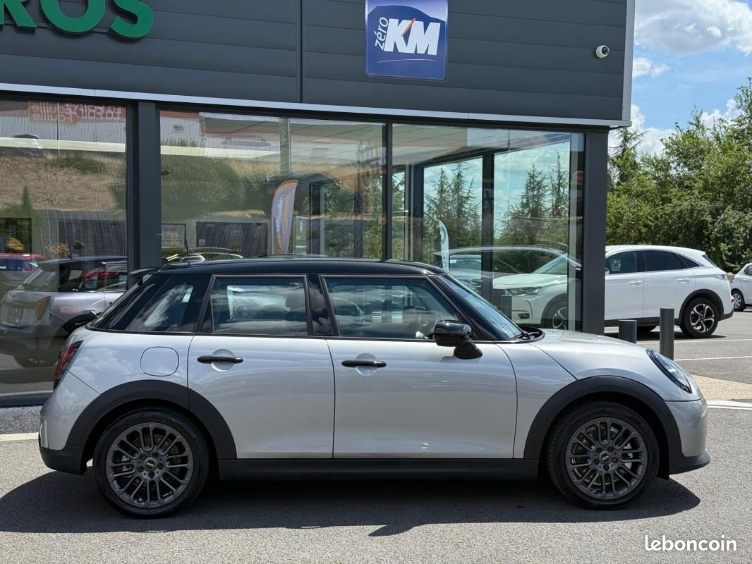 Mini Cooper F65 156 ch DKG7 C Classic (image 22)