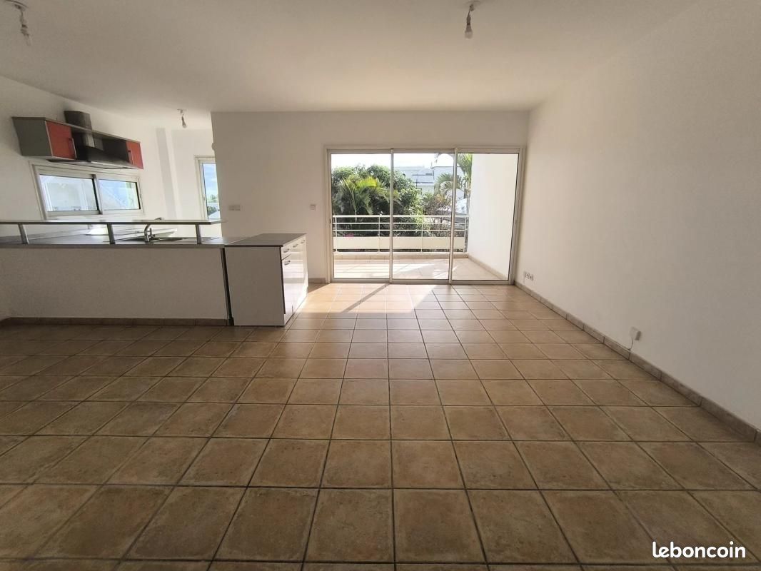 Appartement 3 pièces 65 m² · à Saint-Pierre · 65 m² · 900 €