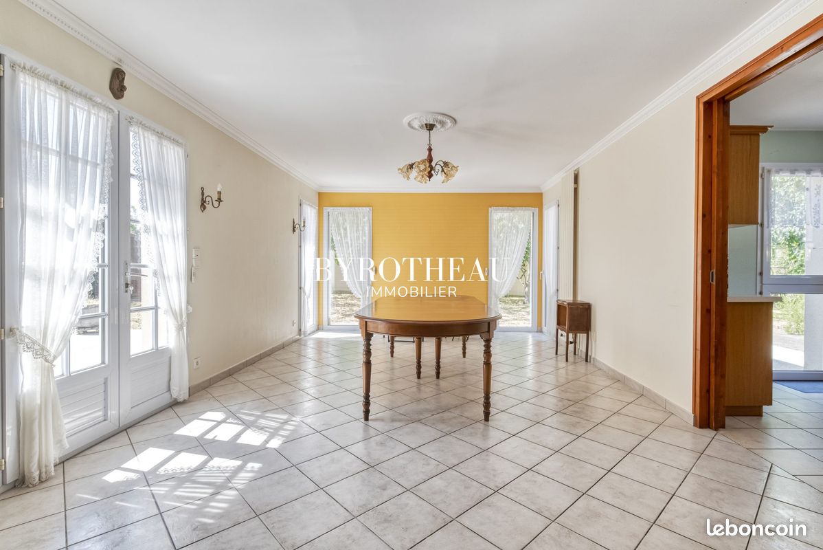 Maison 5 pièces 112 m² · à Montreuil-Juigné · 112 m² · 300 000 €