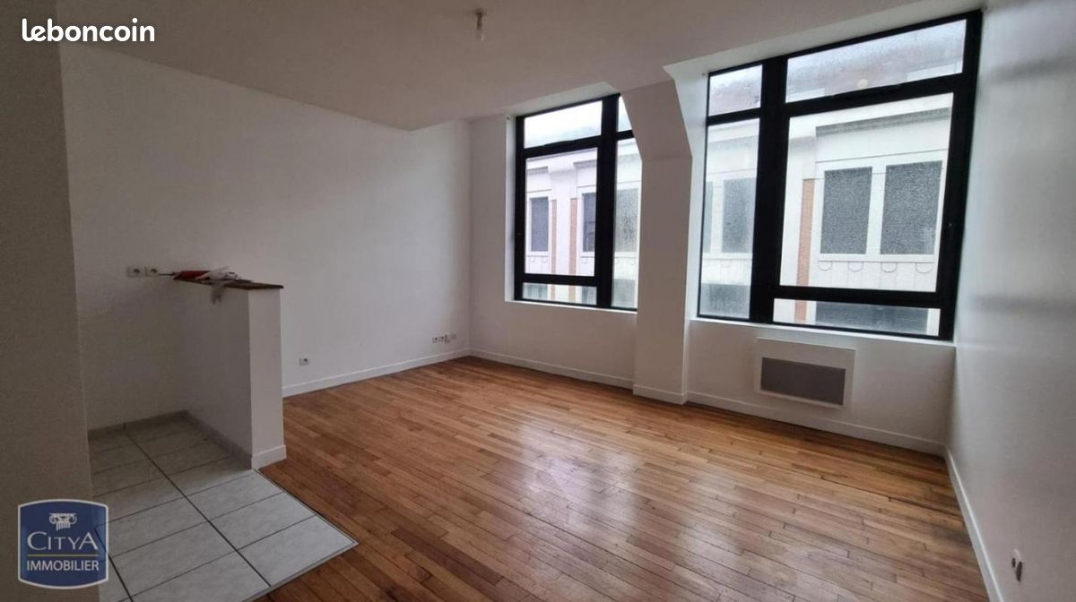 Appartement 1 pièce(s) 36 m²à louer Saint-quentin