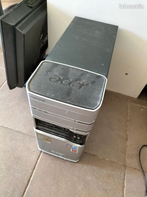 2 TOURS ACER ASPIRE WINDOWS 7 et XP en Panne + Boîte à Musique LABTEC + ÉCRAN/ CLAVIER ( Au Choix possible) (image 1)