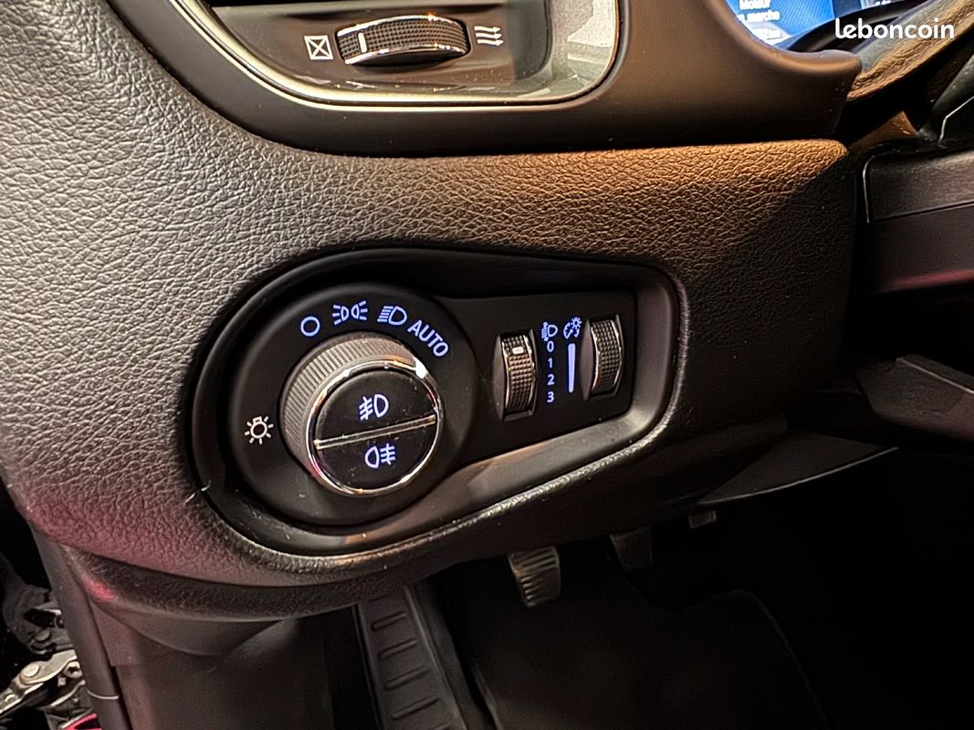 JEEP RENEGADE 1.6 l MultiJet 120 ch BVM6 Limited (image 20)