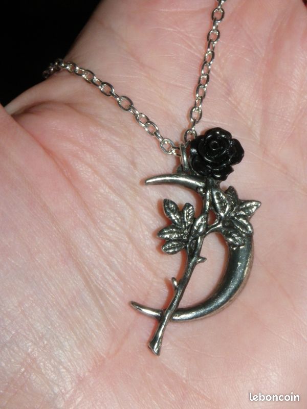 Collier ALCHEMY GOTHIC 'Lunar Moth' papillon de nuit
