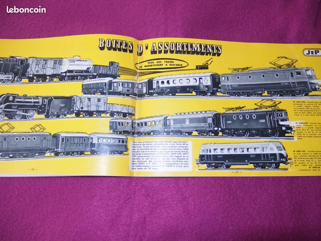 VOITURES, TRAINS, AVIONS ET BATEAUX: UNE ENCYCLOPEDIE VISUELLE DES MOYENS DE TRANSPORT - CLIVE GIFFORD - Livres