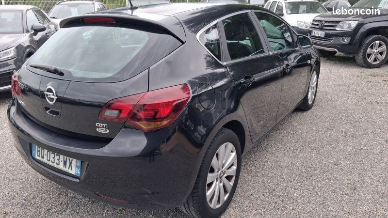 Opel ASTRA 1.3 CDTI95 FAP COSMO (image 5)