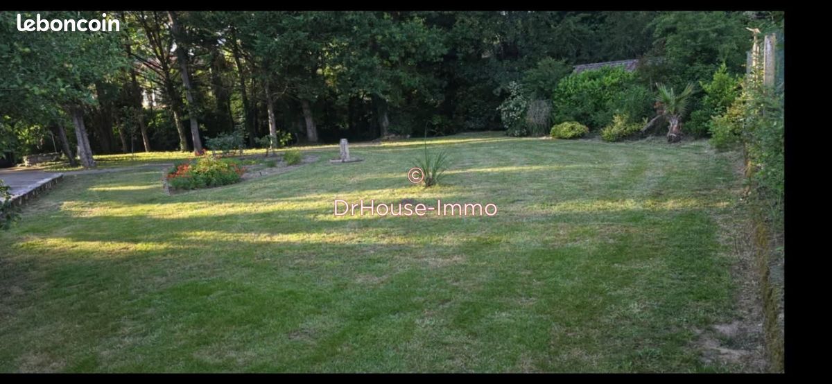 Terrain 904 m² · à Saint-Sulpice-la-Pointe · 904 m² · 102 000 €