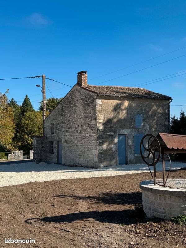 Maison 1 pièce 84 m² · à Vervant · 84 m² · 69 000 €