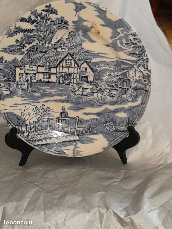 Assiette plate en faïence de Lunéville English Style The Copperfield 24 cm (image 1)