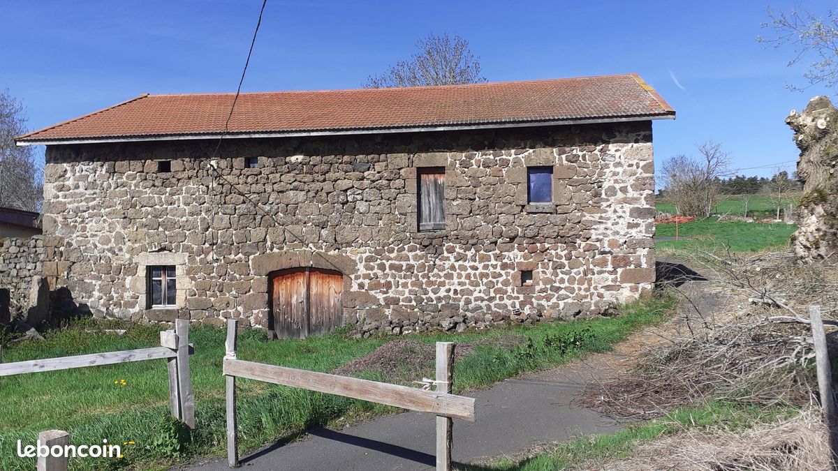 Maison 1 pièce 120 m² · à Coucouron · 120 m² · 95 000 €