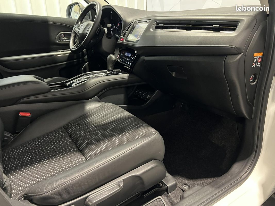 HONDA HR-V 1.5 i-VTEC Executive CVT (image 8)