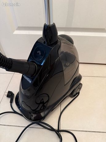 Défroisseur Vapeur STEAMONE H185B D'occasion – Marques D'usage, Fonctionnel