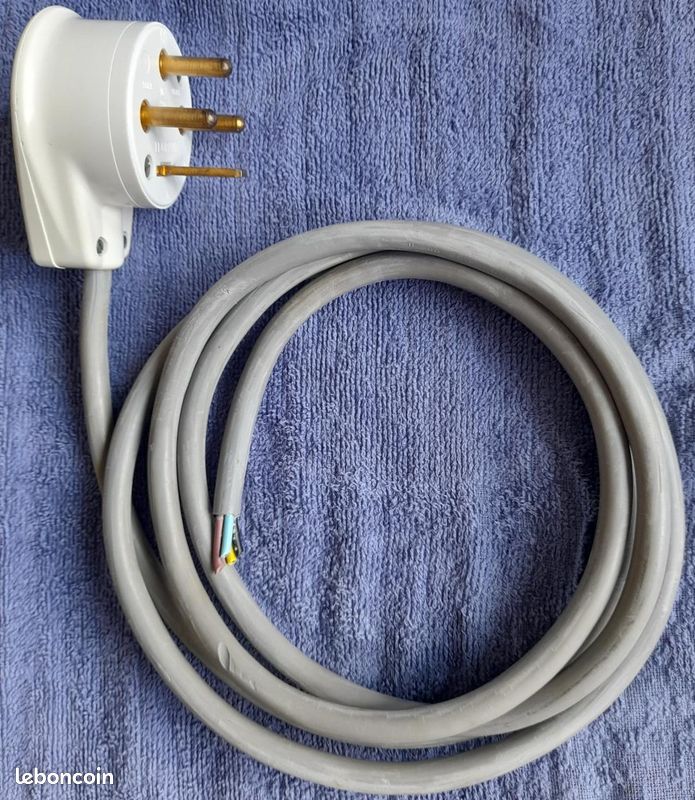 Fiche 3P + T 16 A (image 1)