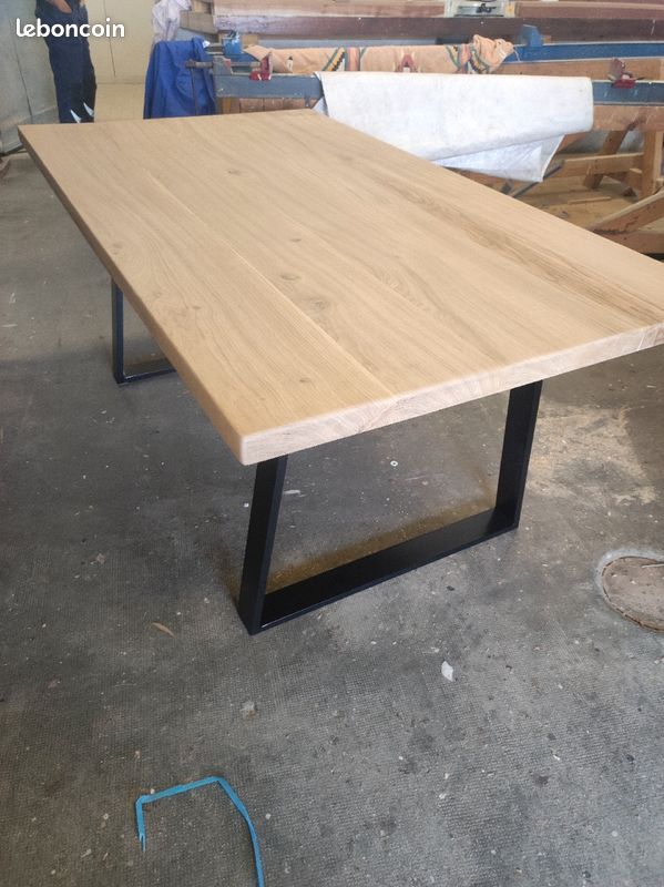 Pied de table (image 2)