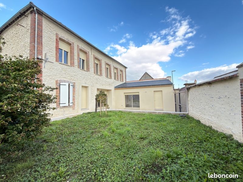 Maison 7 pièces 230 m² · à Gallardon · 230 m² · 449 000 €