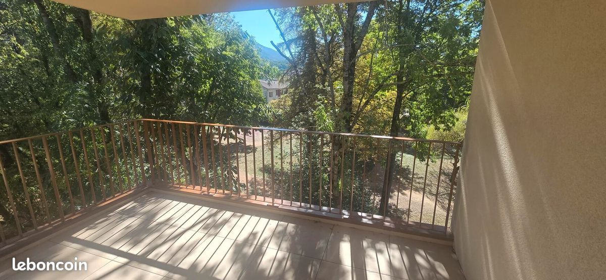 Appartement 2 pièces 45 m² · à Vif · 45 m² · 730 €/mois