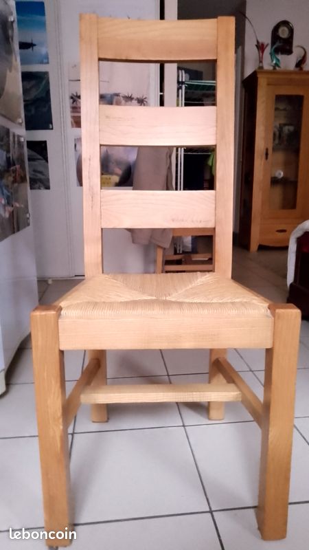 Vente grande table pour 6 personnes avec rallonge chêne massif bois de qualité plus 4 chaises état excellent bien entretenu (image 2)