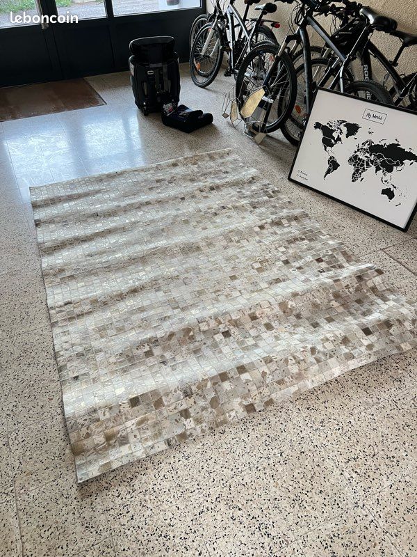 Tapis en cuir (image 1)