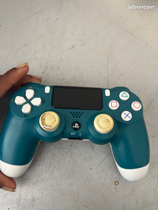Manette PS4 (image 1)