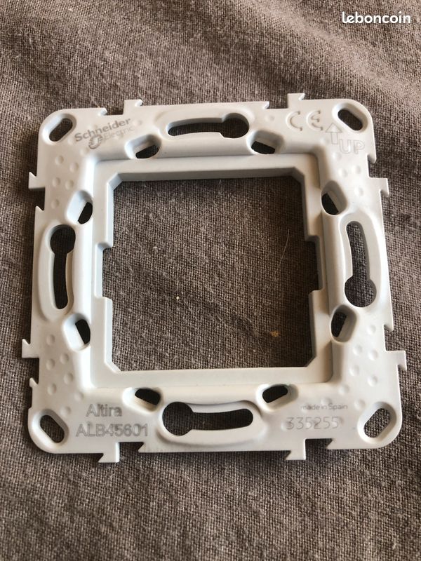 Support à Vis Schneider Altira 1 Poste Blanc – Neuf (ALB45601)