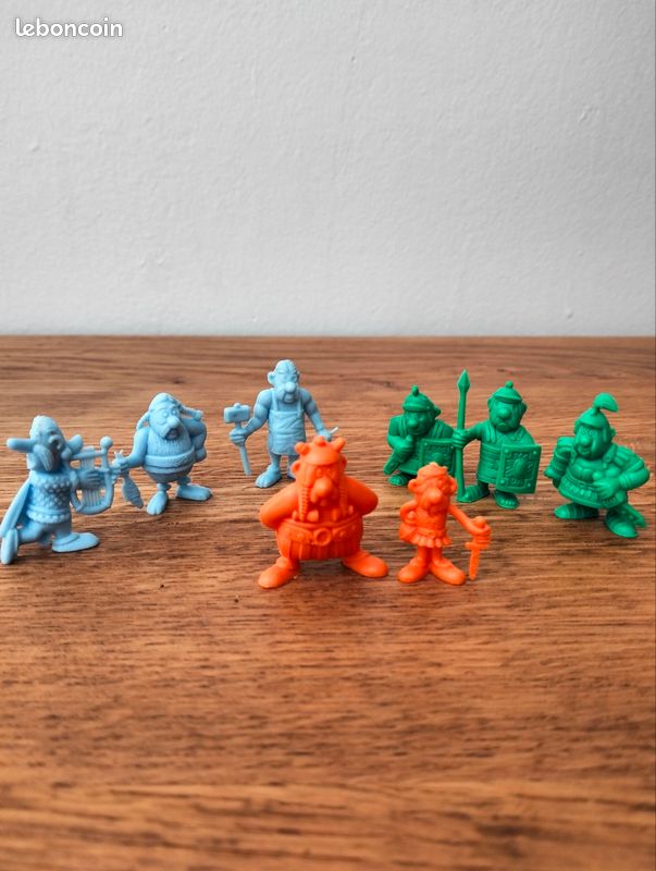 Lot De 138 Mini Figurines Astérix - Monochromes Années 70 - DARGAUD - Collection
