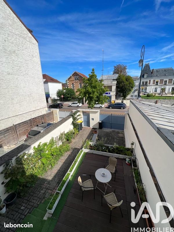 Maison 7 pièces 123 m² · à Saint-Maur-des-Fossés · 123 m² · 695 000 €