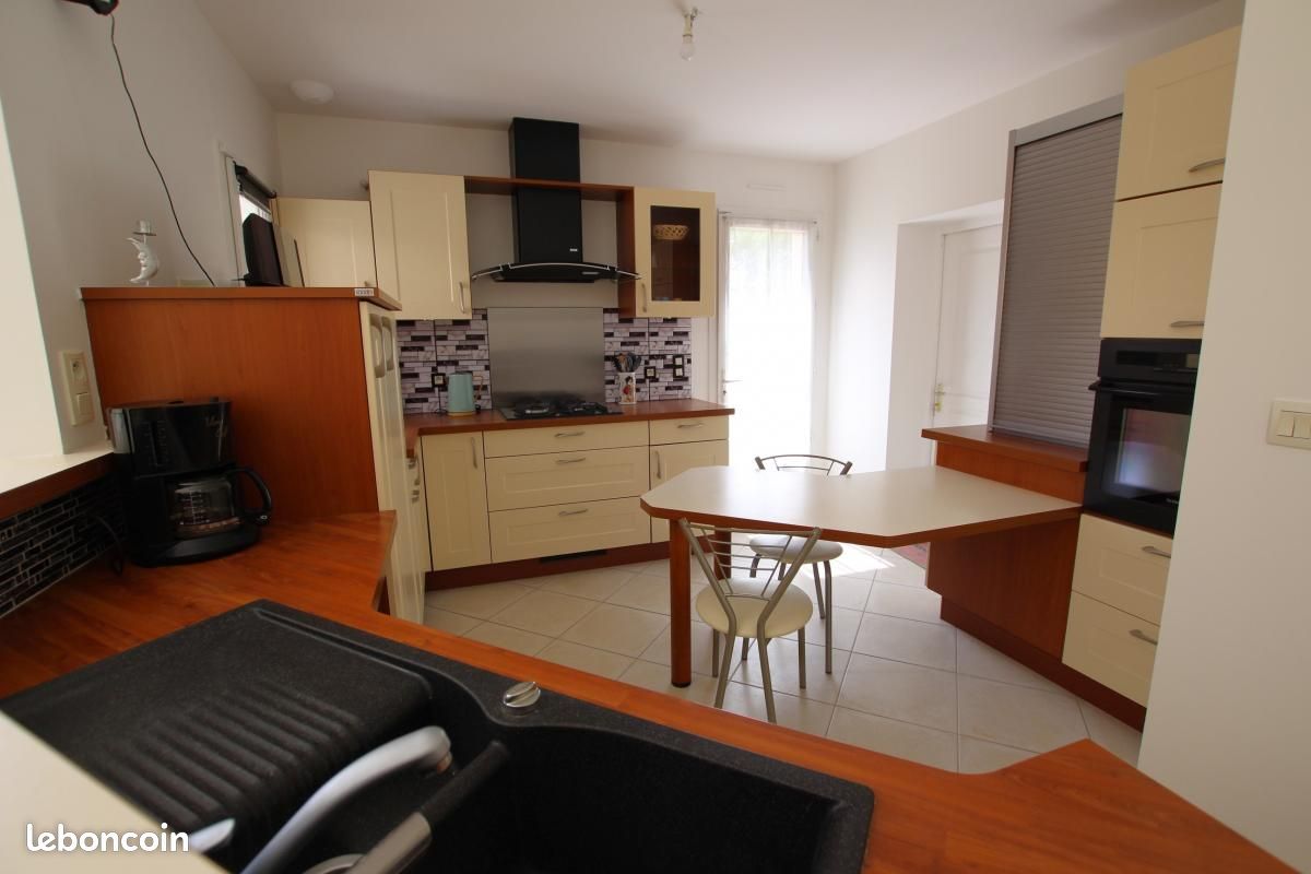 Maison 5 pièces 110 m² - La Rochelle 17000 (image principale 2)