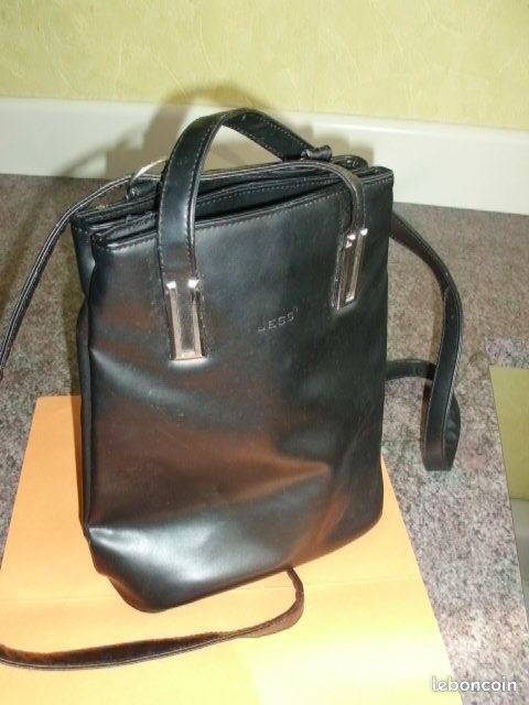 Sac noir (image 1)