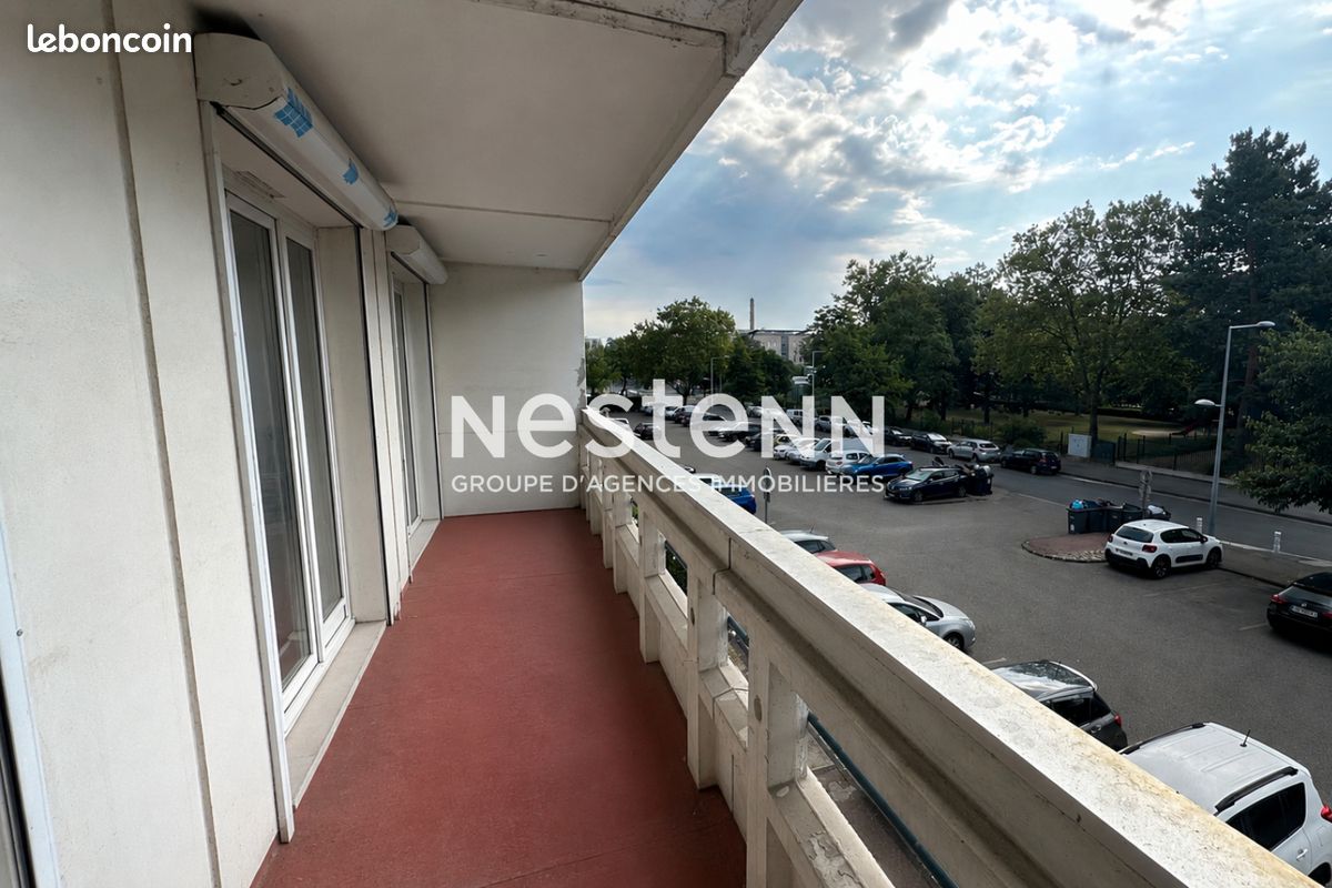 Appartement 3 pièces 68 m² · à Vénissieux · 68 m² · 120 000 €