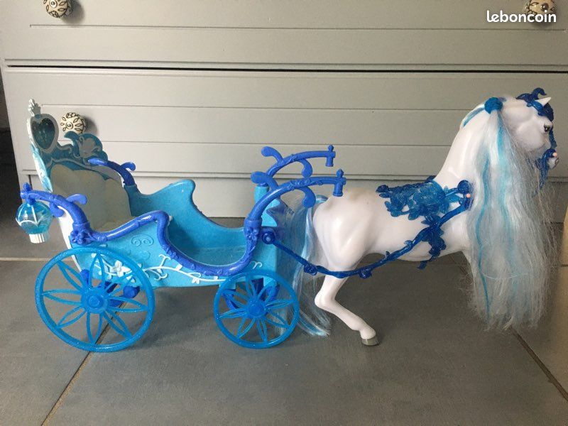 Cheval avec carrosse (image 1)