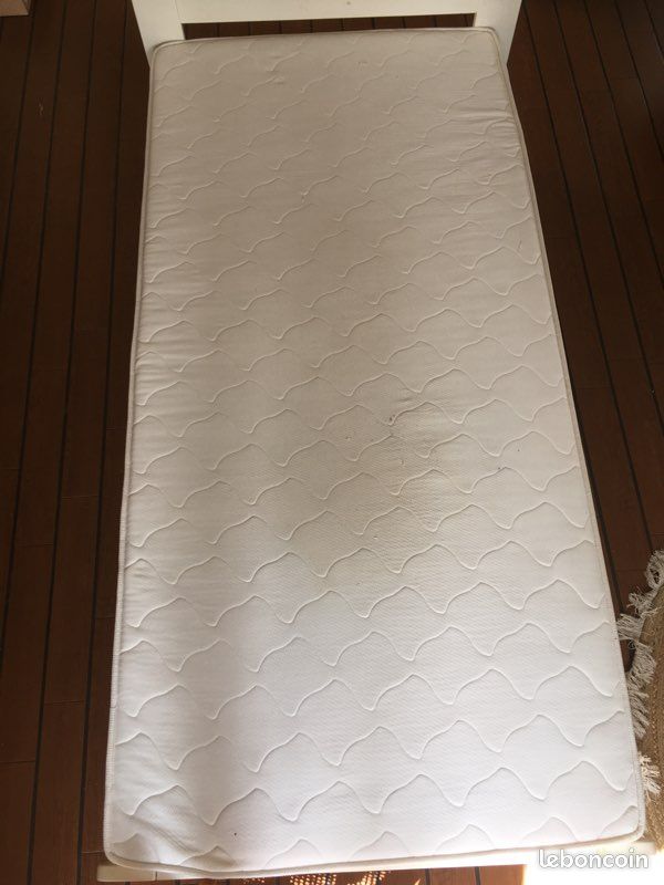 Lit bois massif sommier et matelas (image 8)
