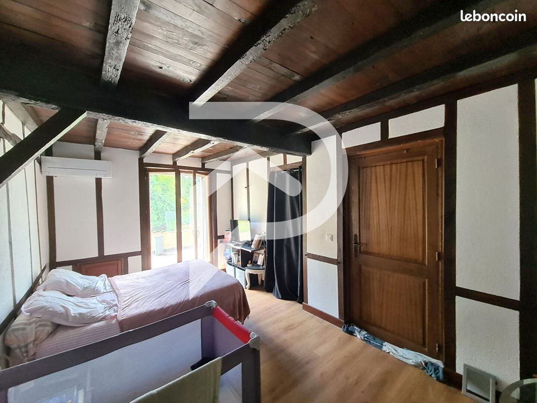 Maison 8 pièces 225 m² - Amou 40330 (image principale 12)