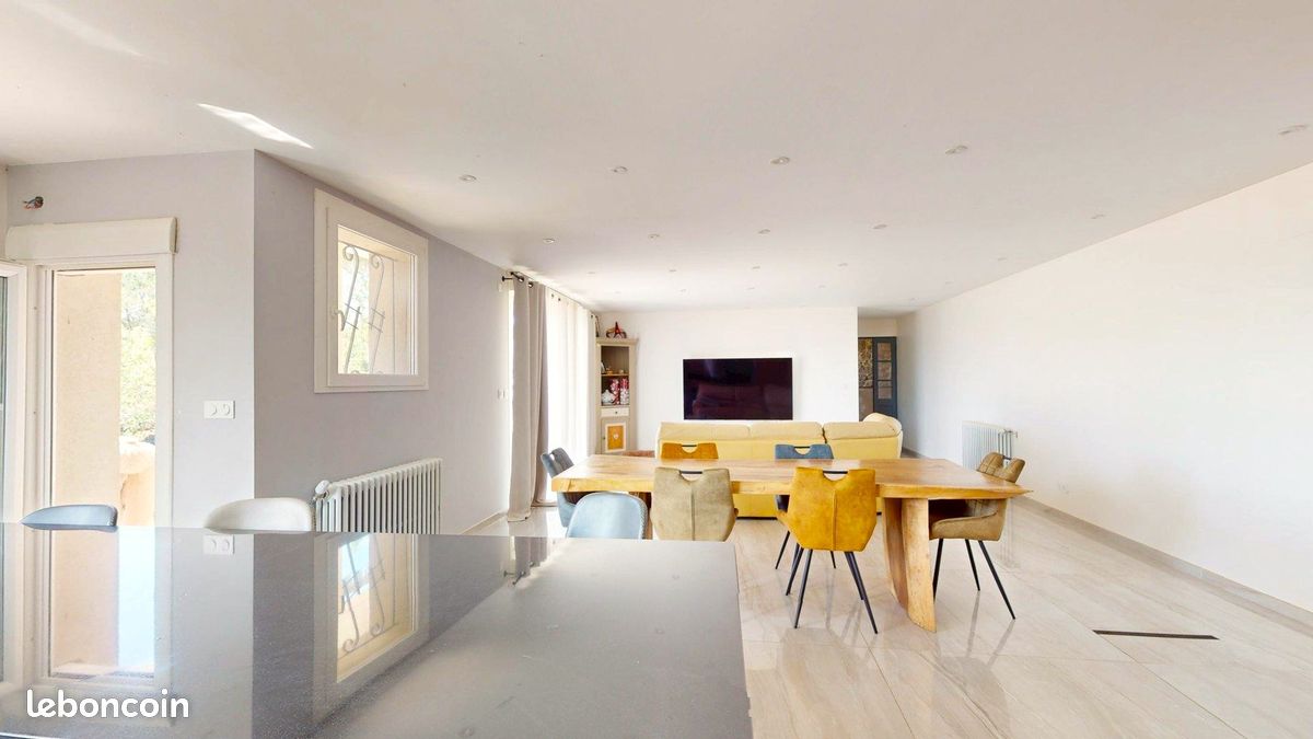 Maison 6 pièces 160 m² · à Mons · 160 m² · 285 000 €
