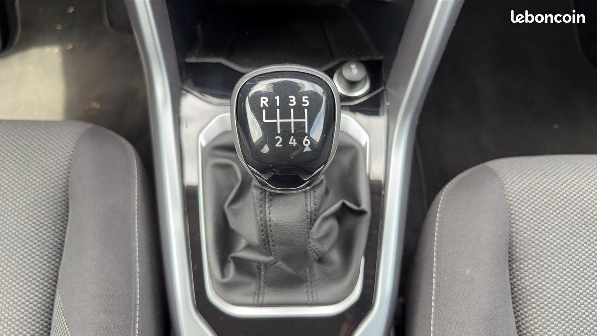 Volkswagen T-Roc 1.5 TSI EVO 150 Life (image 27)
