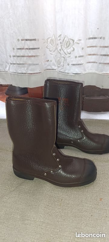 Bottes de sécurité JALLATTE neuves en cuir – Pointure 42 (image 1)