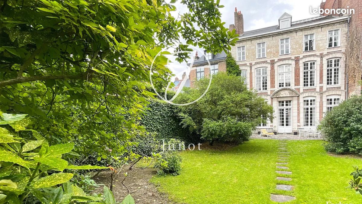 Maison 16 pièces 610 m² · à Lille · 610 m² · 3 380 000 €