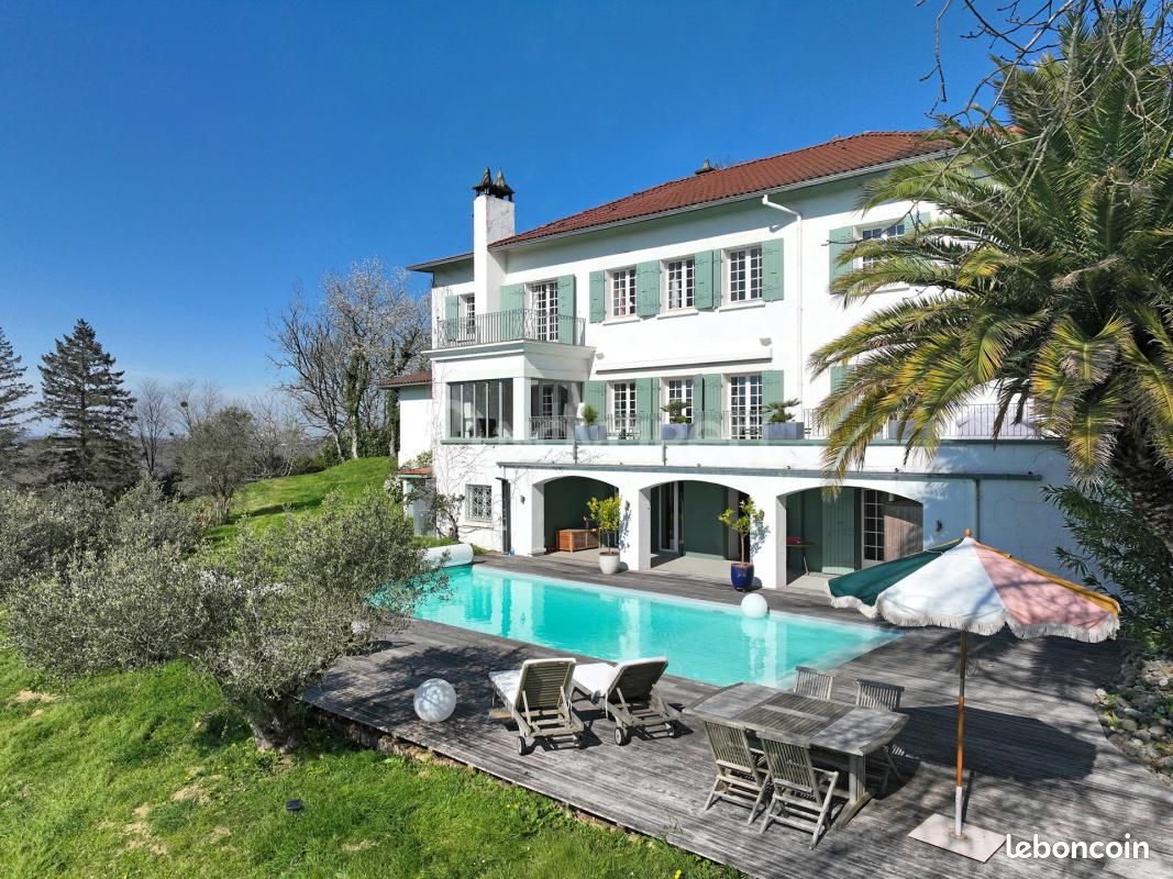 Maison 11 pièces 390 m² · à Jurançon · 390 m² · 1 395 000 €