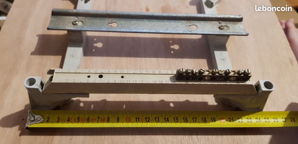Coffret chassis 13 modules DIN sans habillage sans plastrons occasion (image 6)
