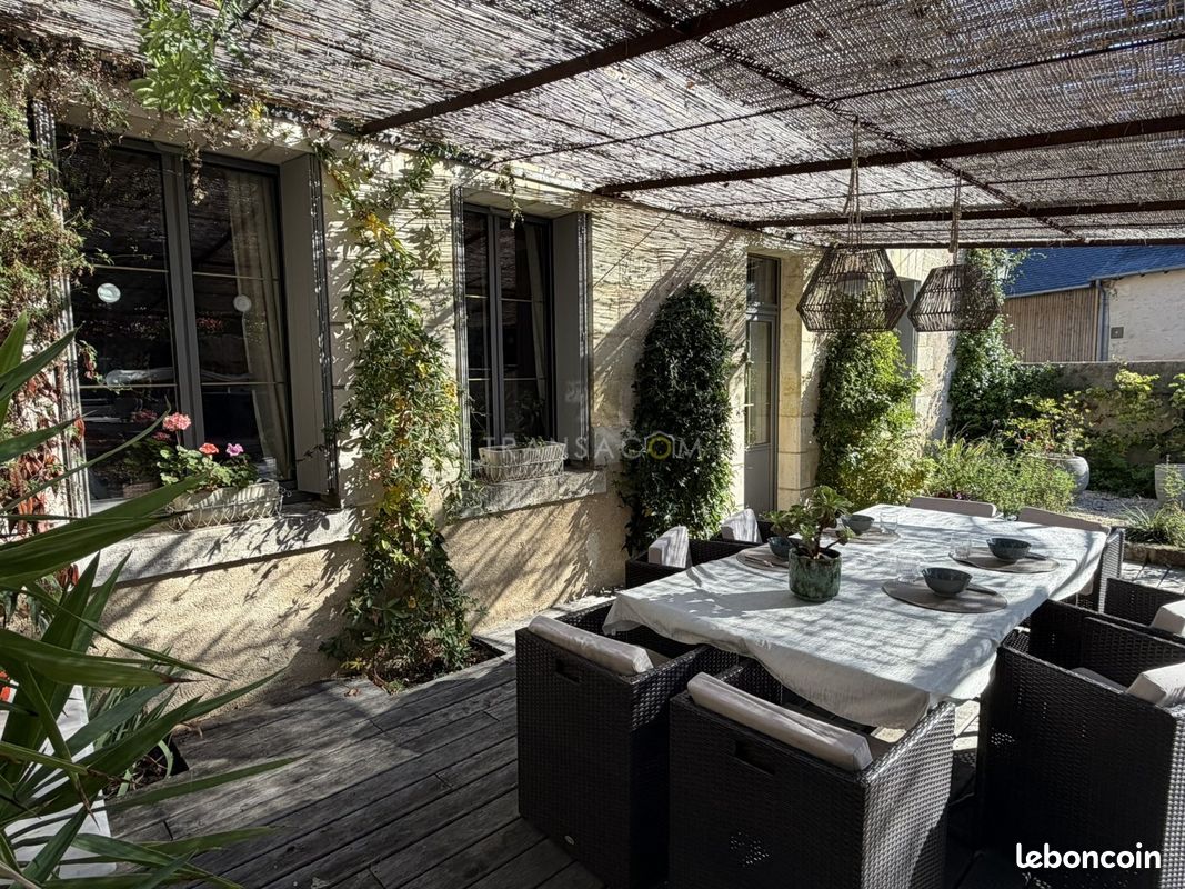 Maison 7 pièces 200 m² · à Vouvray · 200 m² · 599 000 €