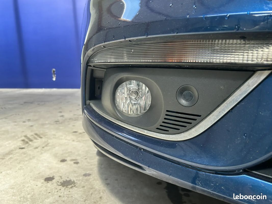 RENAULT Megane 1.3 140ch INTENS - 2020 - CarPlay - Boîte auto - Attelage - Caméra De Recul - Régulateur - Lumière D'Ambiance - Carte Main Libre (image 41)