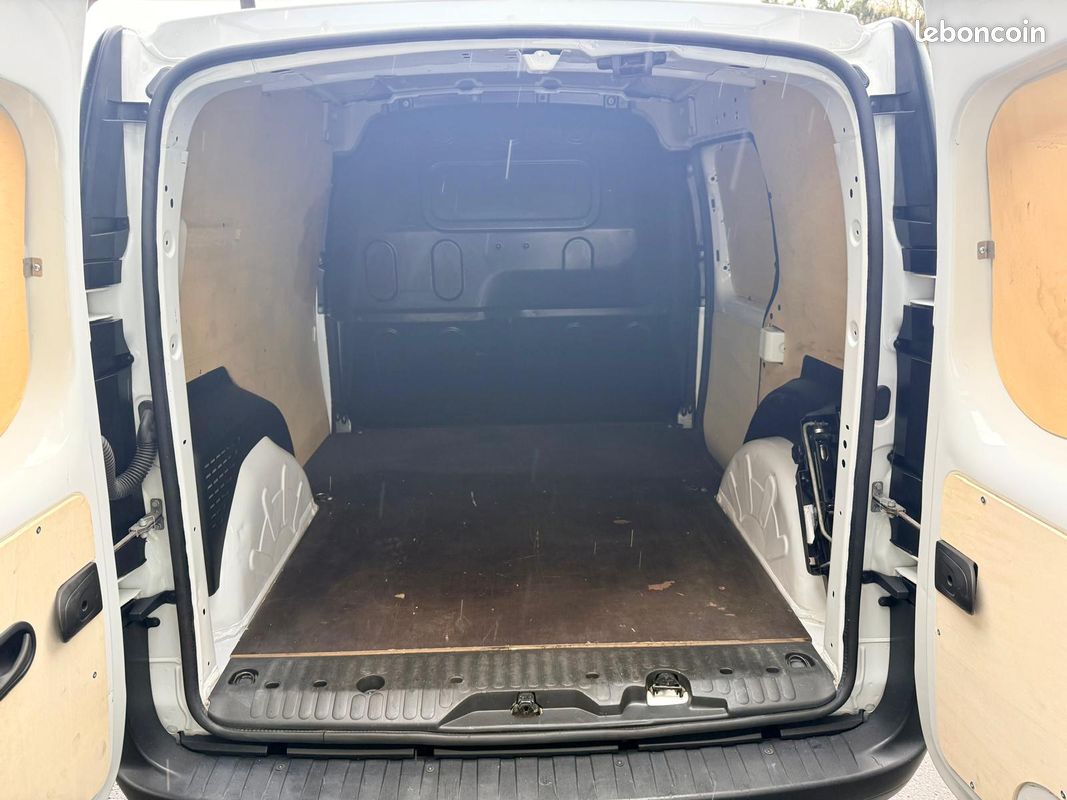 Renault kangoo dci 90 grand confort 10250 ht (image 5)