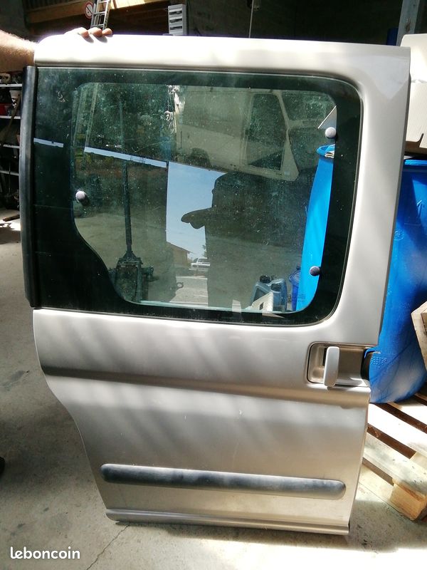 Porte latéral de berlingo partner (image 1)